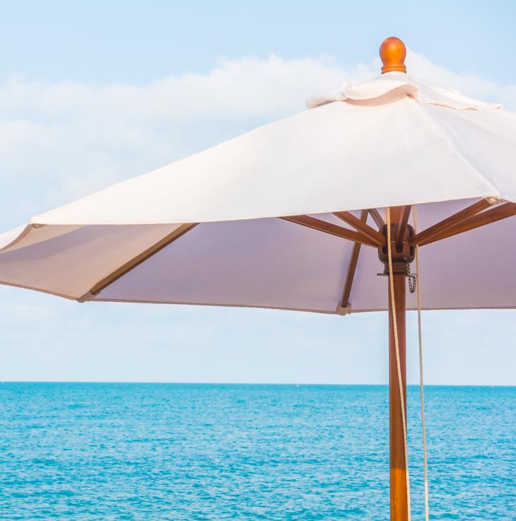 beach umbrella vs patio umbrella TheLAShop 6ft 8-Rib Wood Tilt Food Cart Add a touch of resort How to Choose a Patio